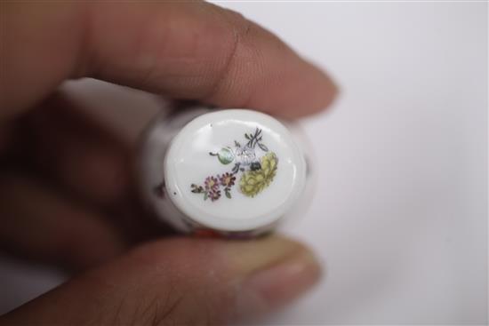 A Meissen porcelain thimble case, c.1750, height 3.3cm